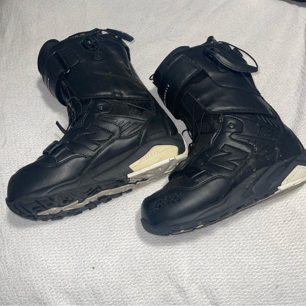 New Balance Men's 686  Rollbar Snowboard Boots - sz 10. Black